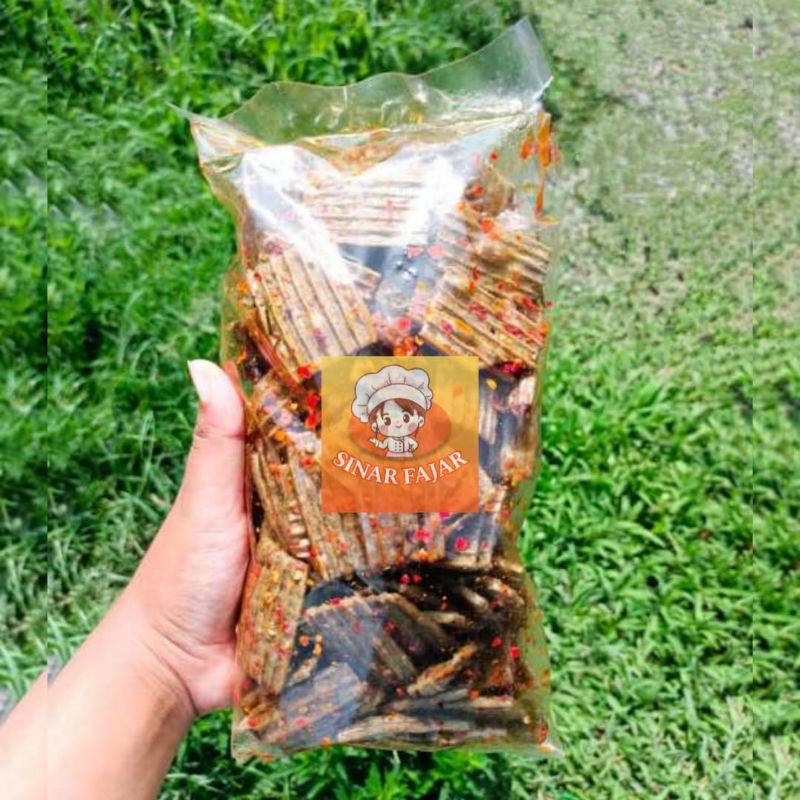 

KERUPUK JENGKOL SEGI EMPAT SALUR BUMBU MELIMPAH 1KG