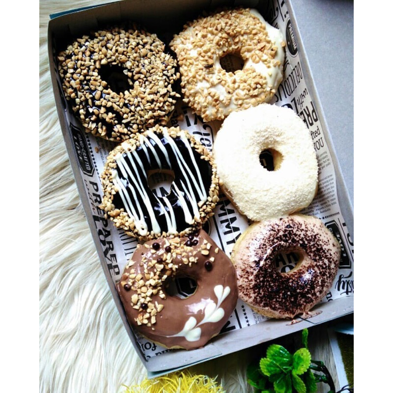 

Donat kentang J-Co* free glaze and toping isi 6pcs