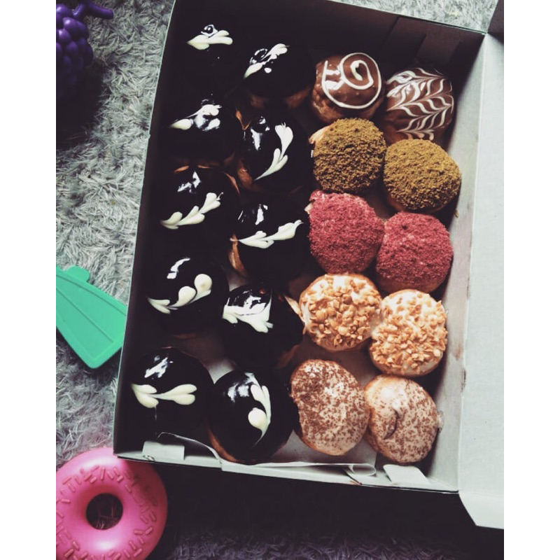 

Donat Kentang Mini isi 20 J-Co* free glaze dan aneka toping