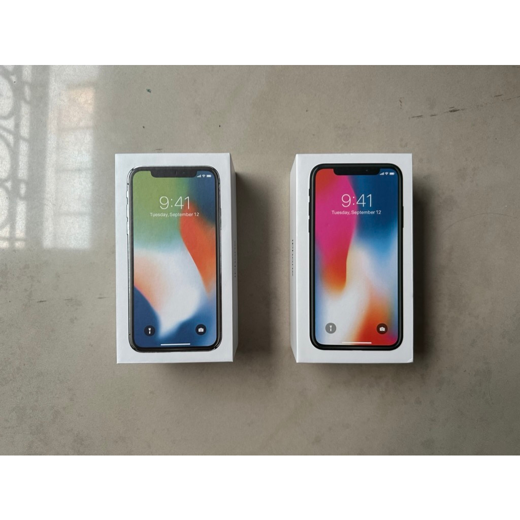 Iphone x Original Box earphone & charge