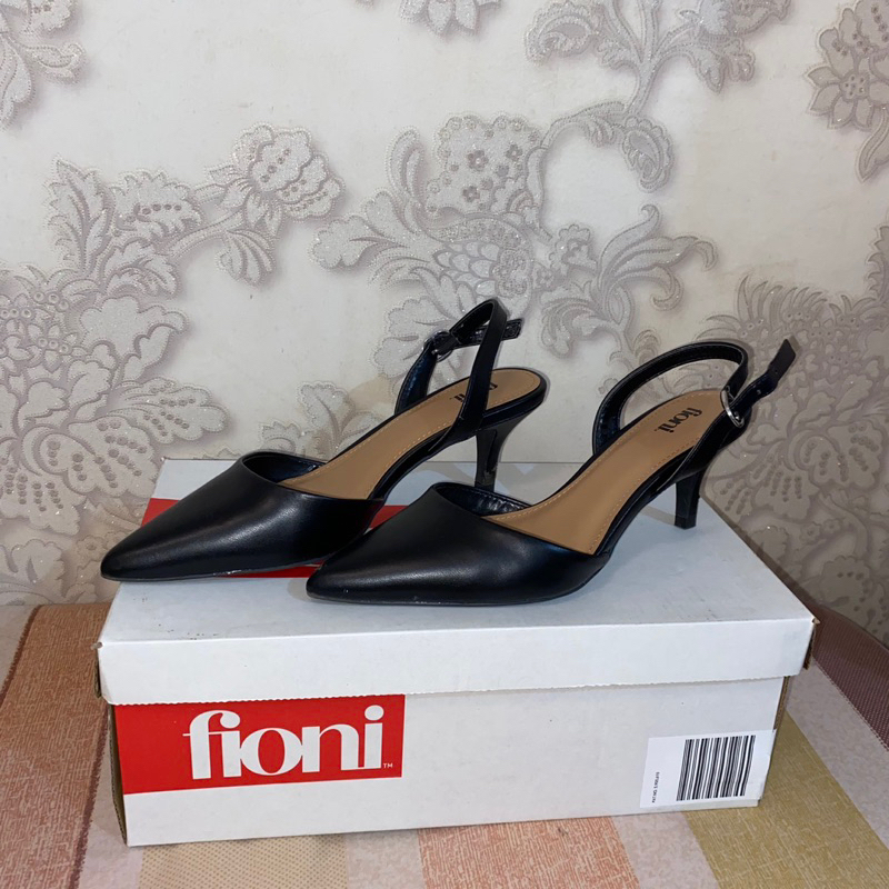 PRELOVED sepatu heels hitam wanita merek fioni