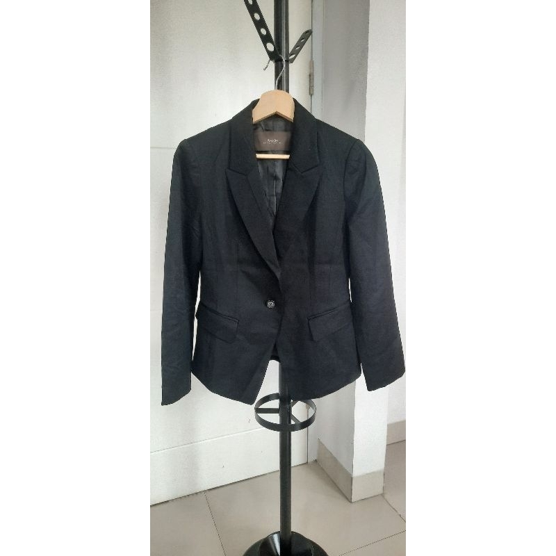 Blazer hitam brand Ansich