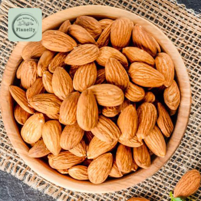 

Kacang almond utuh repack 500