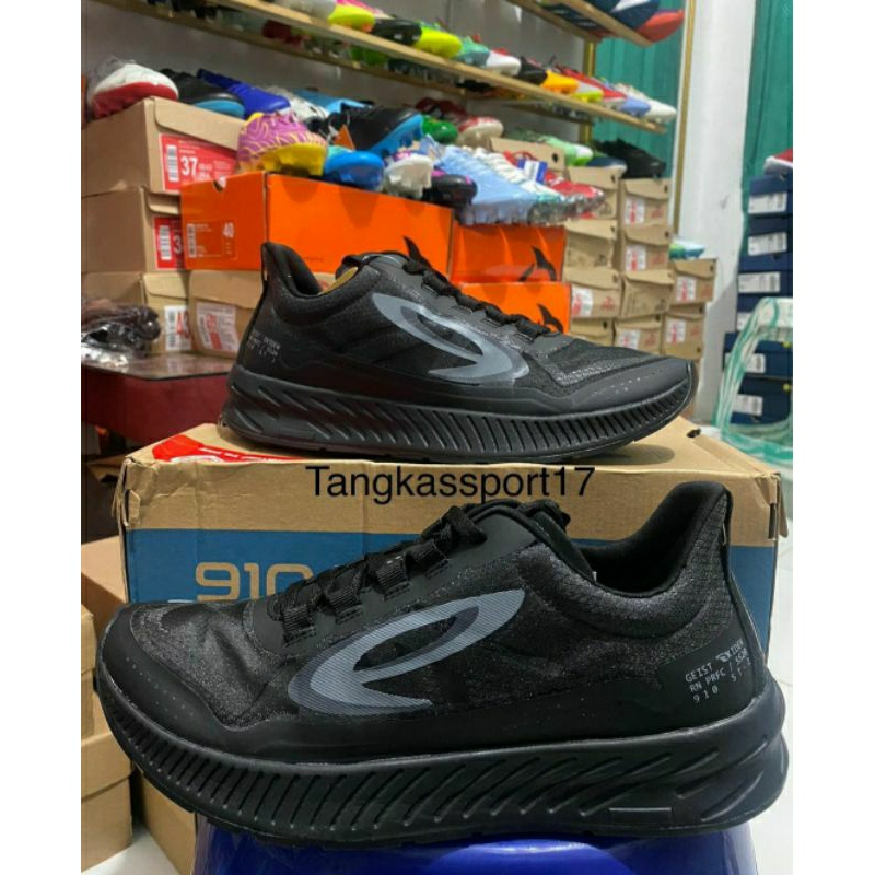 Sepatu Lari Geist Ekiden Hitam
