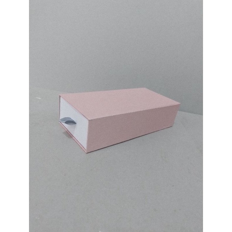 

HARDBOX HAMPERS /KOTAK KADO /PACKAGING (MODEL SLIDE)