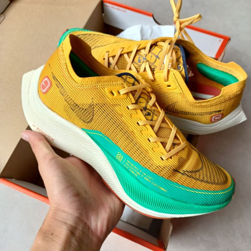 Nike ZoomX Vaporfly Next% 2 1972 Dark Sulfur Stadium Green || yellow oregon