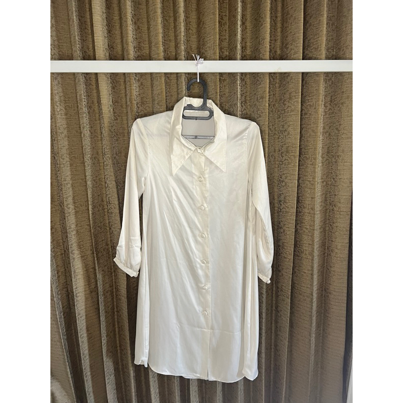*Preloved* Tunik Silk Broken White