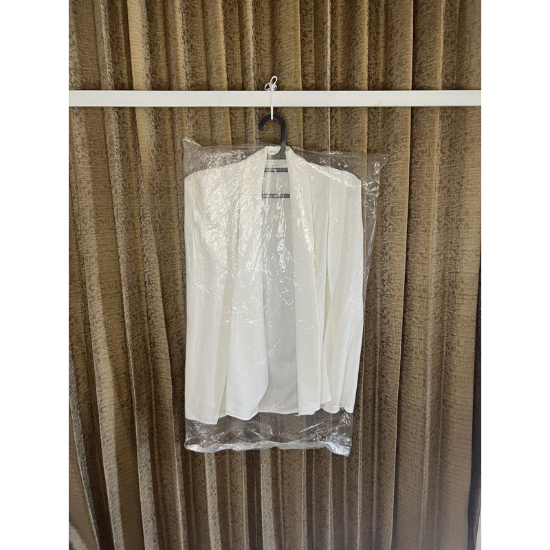 *Preloved* Cape Blazer Broken White