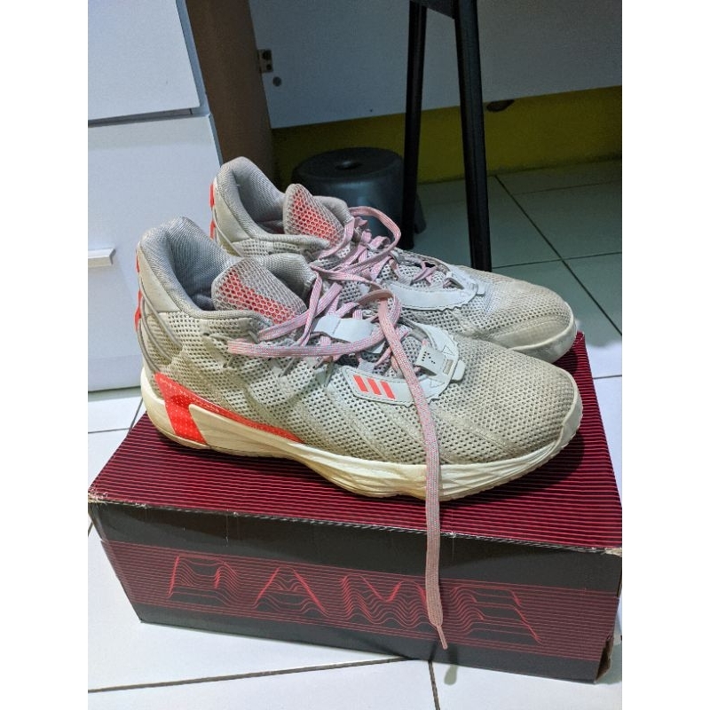 sepatu basket Adidas dame 7 original ukuran 45⅓