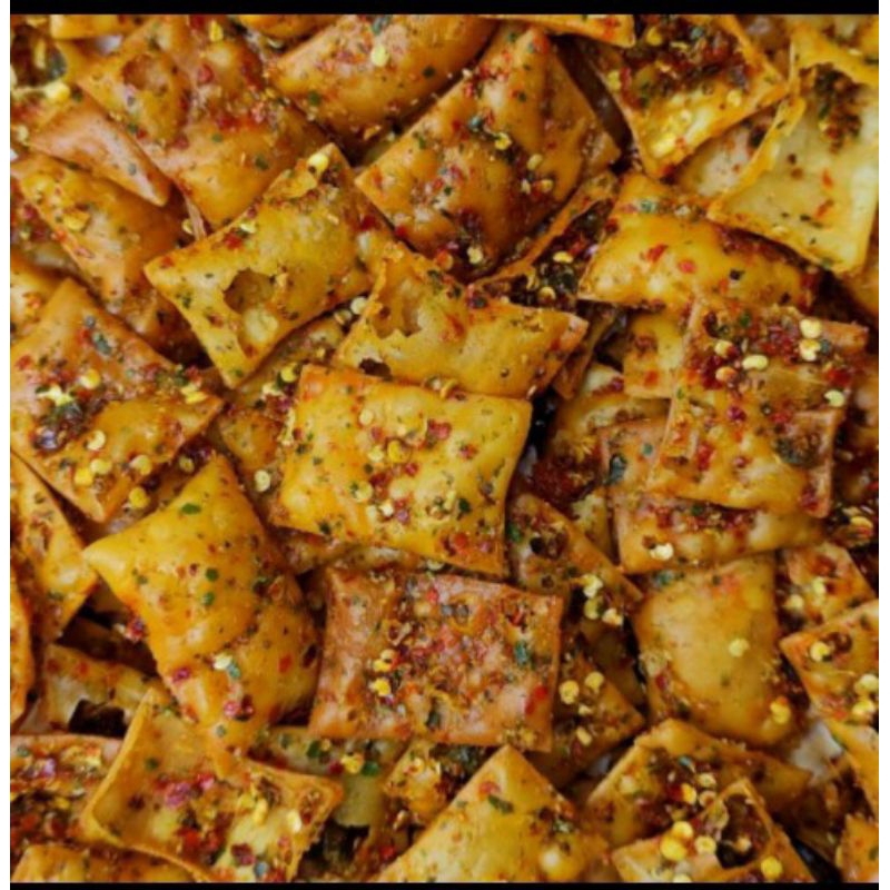 

Pangsit pedas daun jeruk 500Gr