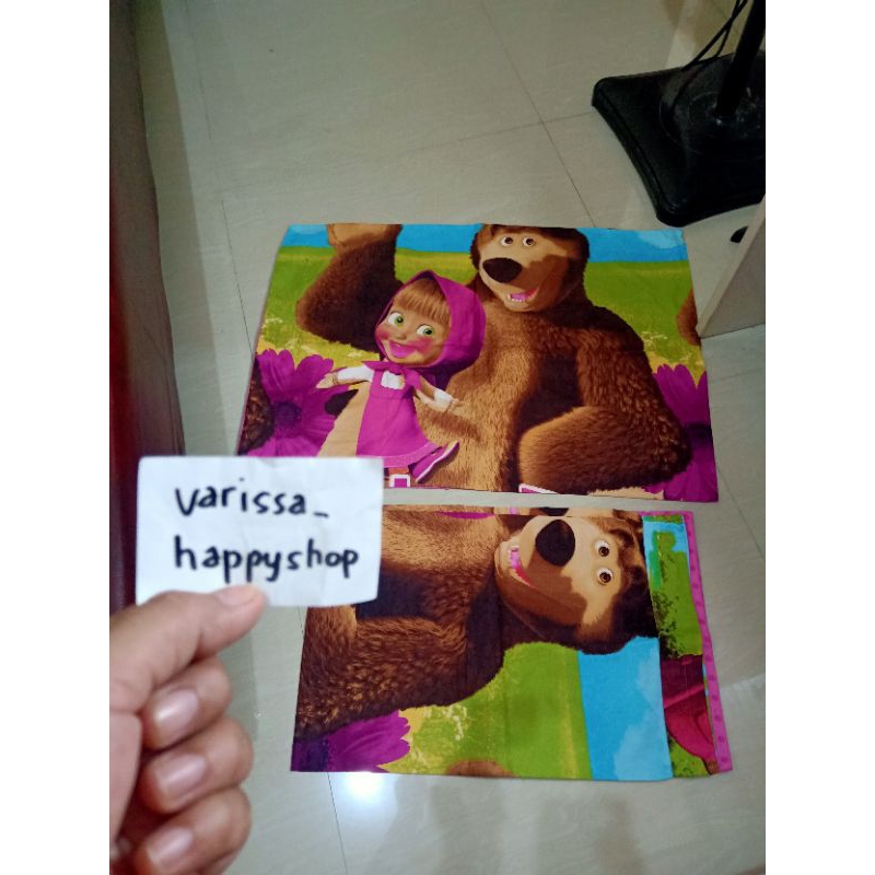 sprei 1 set (bekas) ukuran kasur 120x200cm motif Masha and the bear