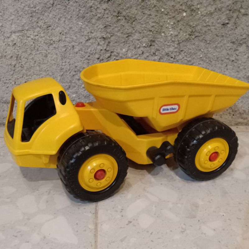 mainan mobil little tikes