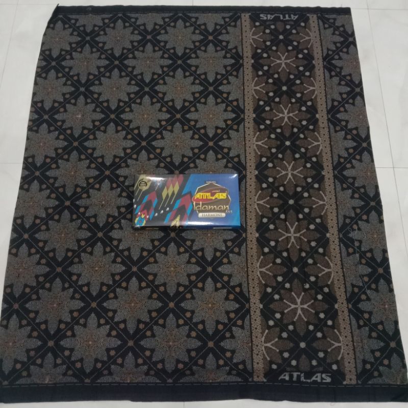 Sarung Atlas Idaman Harmoni motif Batik