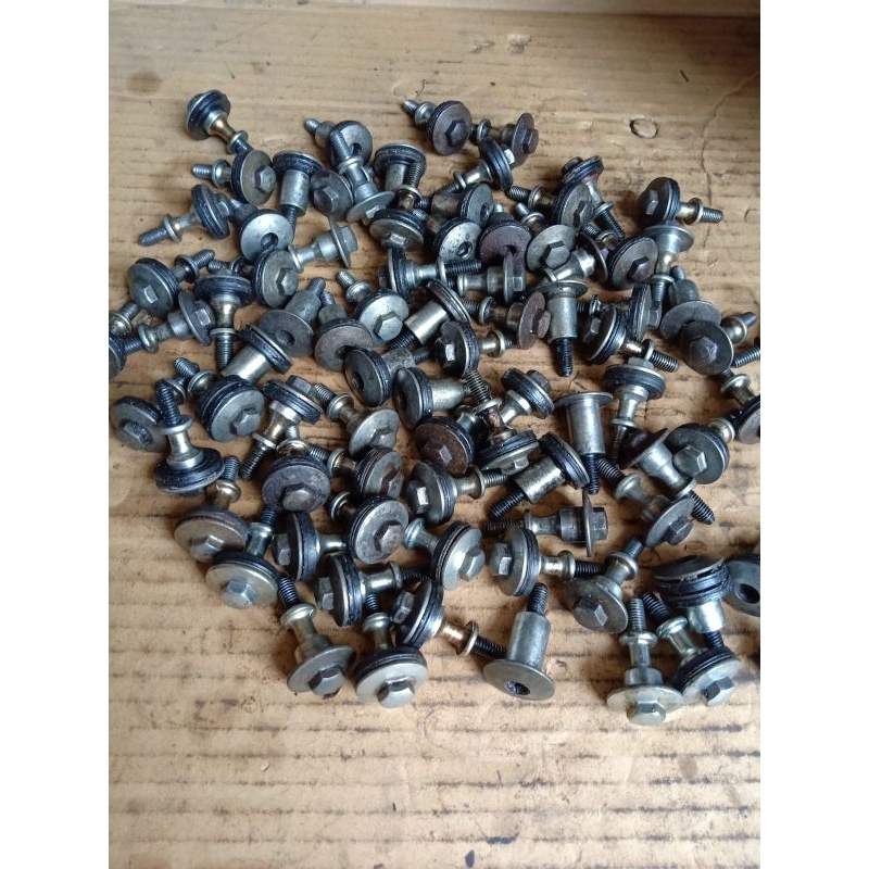 baut tutup head beat karbu beat fi baut tutup head vario karbu baut tutup head blade