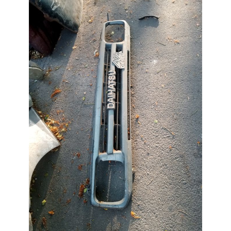 grill Daihatsu Taft Rocky