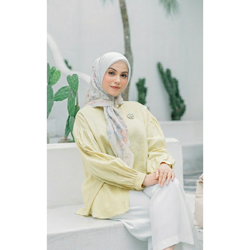 new arsscarf halina white (sister brand buttonscarves)