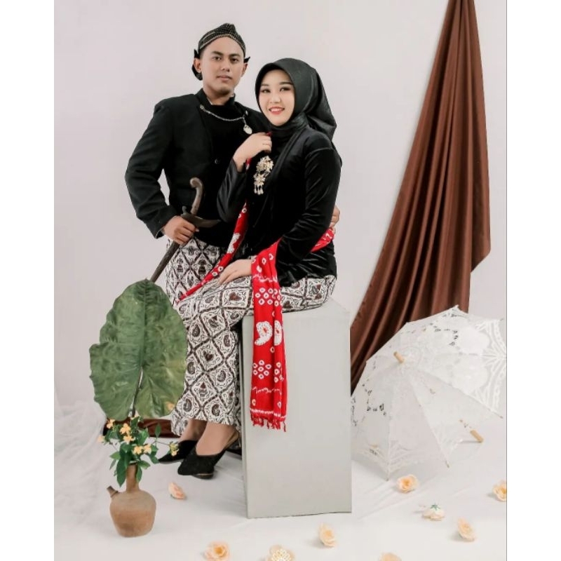 Kebaya Kutubaru Bludru Wisuda Seragam Bridesmaid Kebaya Keluarga