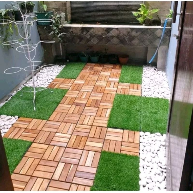 Lantai ubin kayu kombinasi rumput sintetis