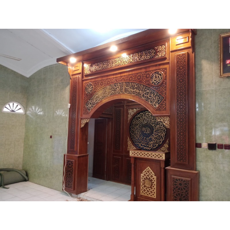 Mihrab masjid/mihrab/mihrab kayu /kaligrafi tempel/kaligrafi/mihrab ukir/kaligrafi masjid