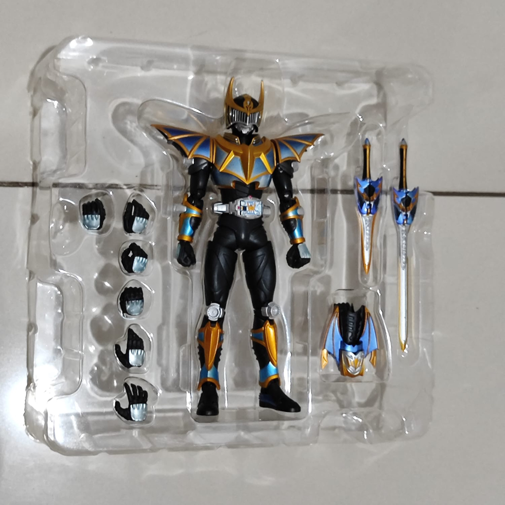 SHF Kamen Rider Ryuki Knight Survive