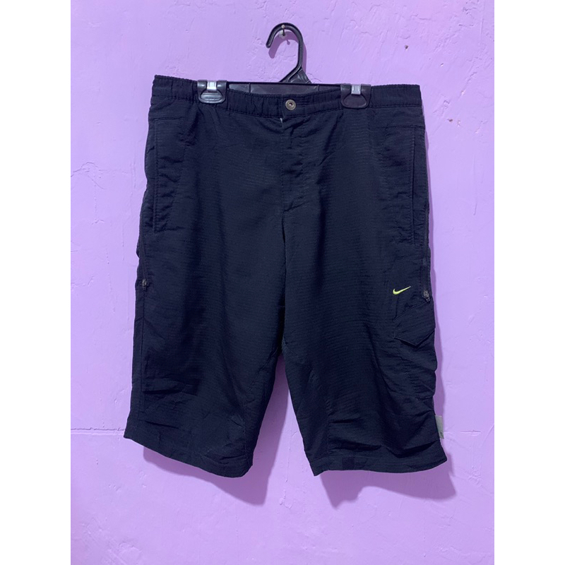 celanapendek NIKE SPHERE DRY size 29 ke 30