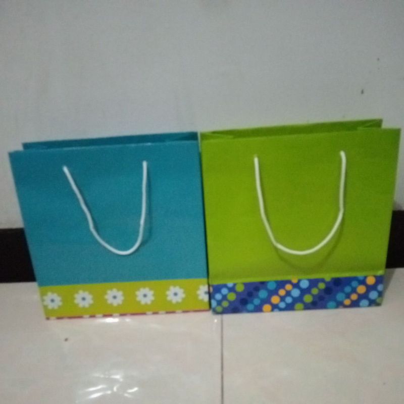 

taskertas laminasi uk 19*8*19cm