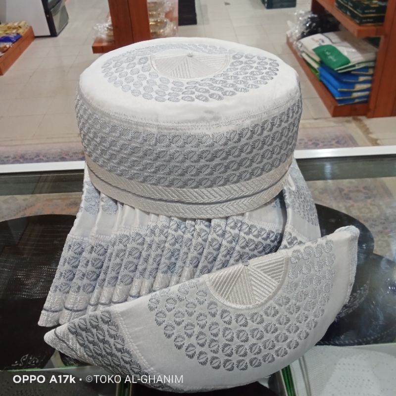 peci/kopiah/kopiah Madinah/madinah