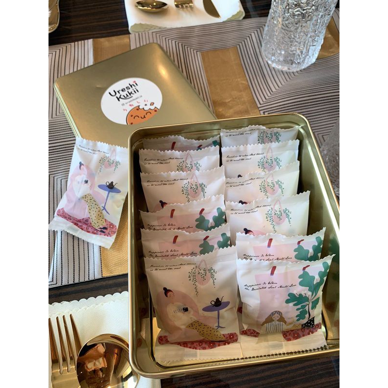 

Walnut Chocochips Cookies by ureshikuki (Paket Family Box)