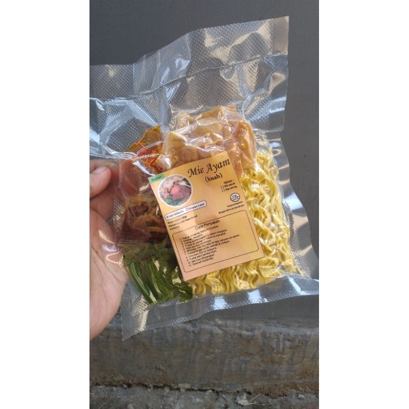 

MIE AYAM INSTAN/MIE TELOR KUNING//FROZEN//MURAH//HOMEMADE