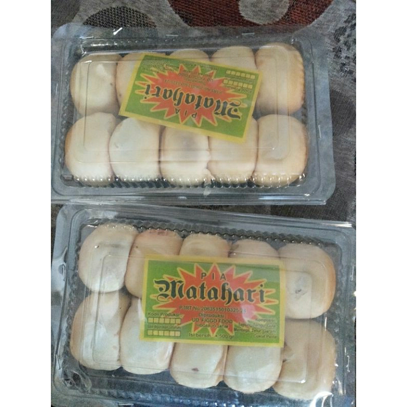 

kue pia matahari