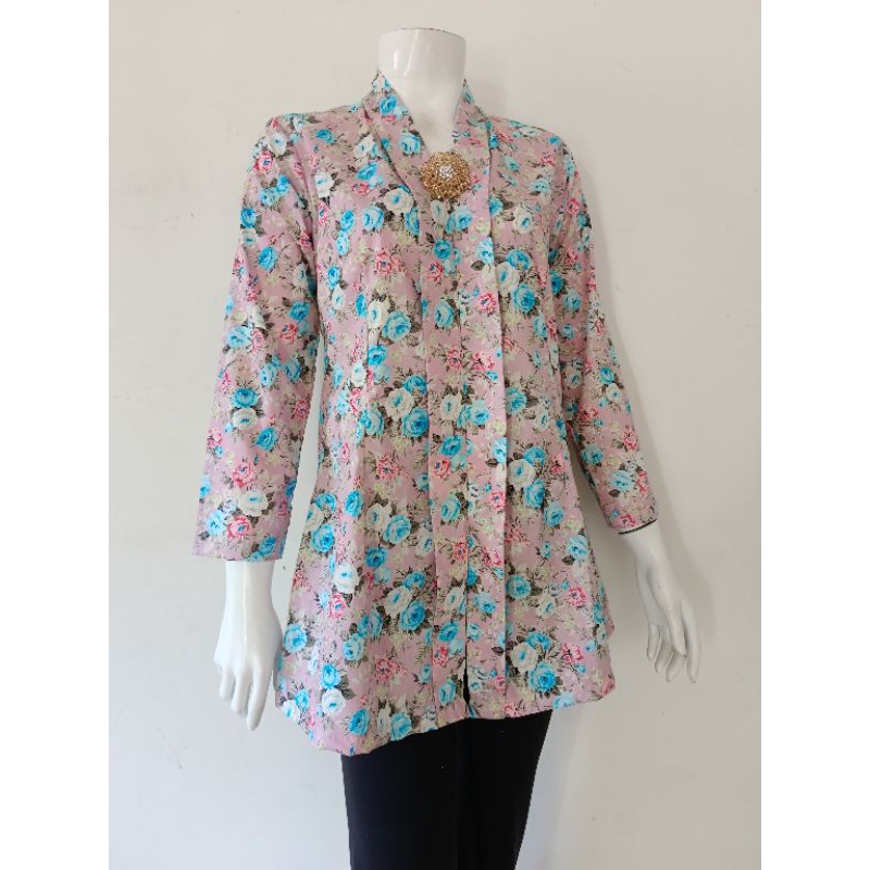 Kebaya Bunga soft pink