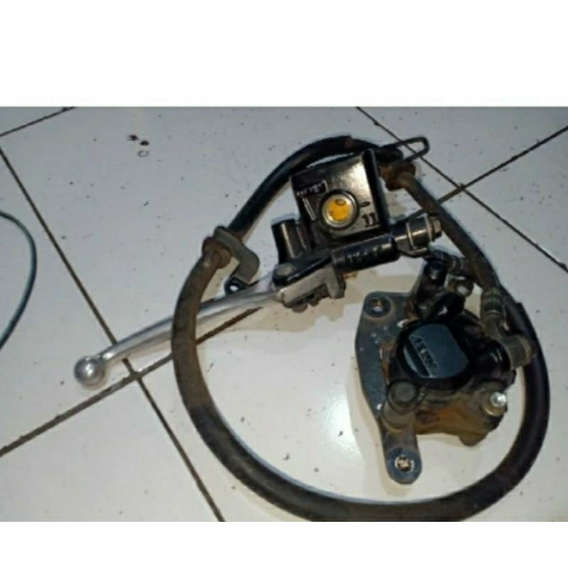 Master Rem Kaliper Cakram Depan Beat Karbu Scoopy