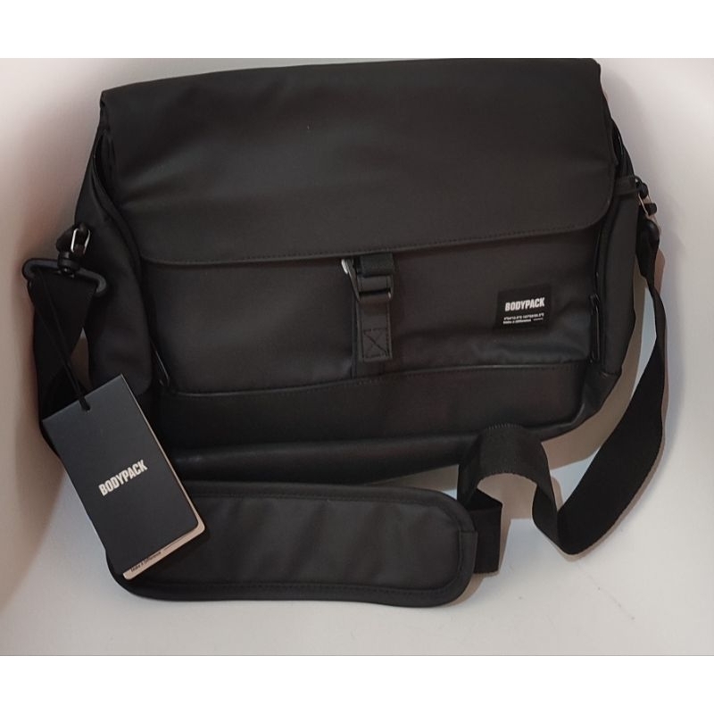 Tas Selempang Laptop Bodypack MODEST 2.1