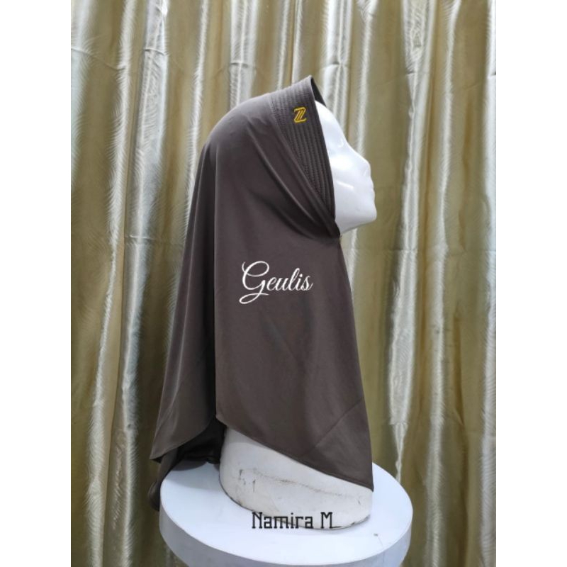 Namira hijab sport size M