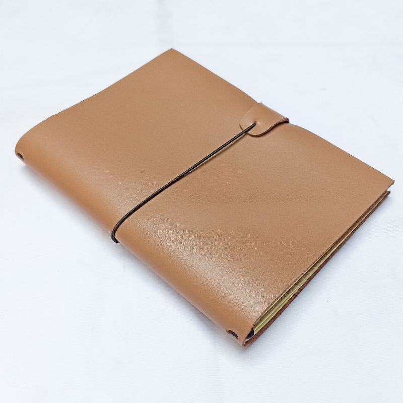 

Trick O' Thread Gaudi Notebook Kulit A5 (Bisa Refill) - Coklat Milo