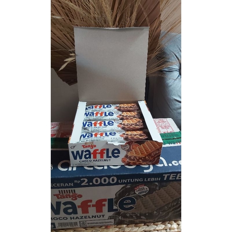 

Waffle Hazelnut 1 box isi 12