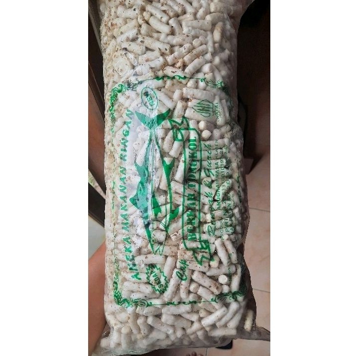 

pilus ikan tongkol 1kg stik tikan enak rasa cabe ijo pilus khas klaten