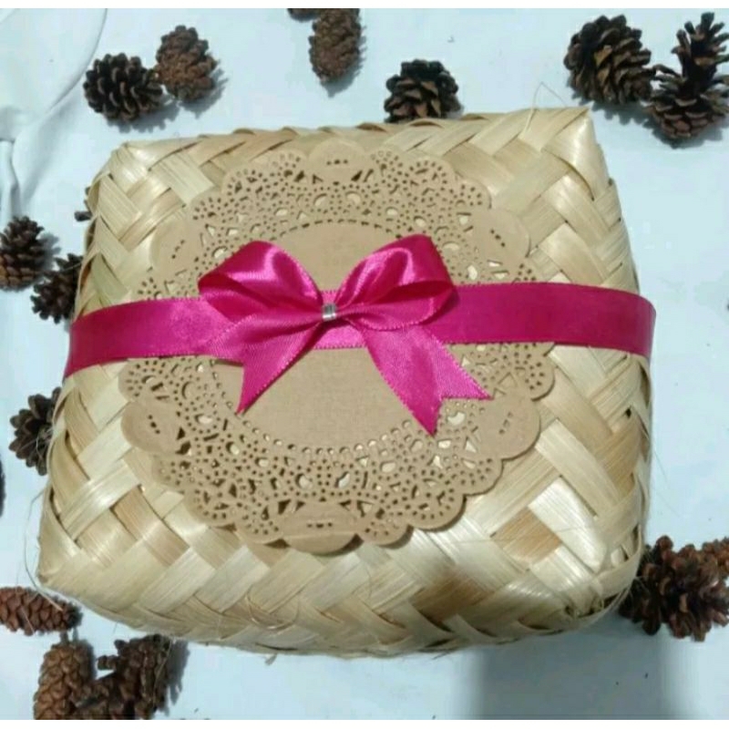 

Besek Bambu Hampers/Souvernir/Gift 14x14 Murah
