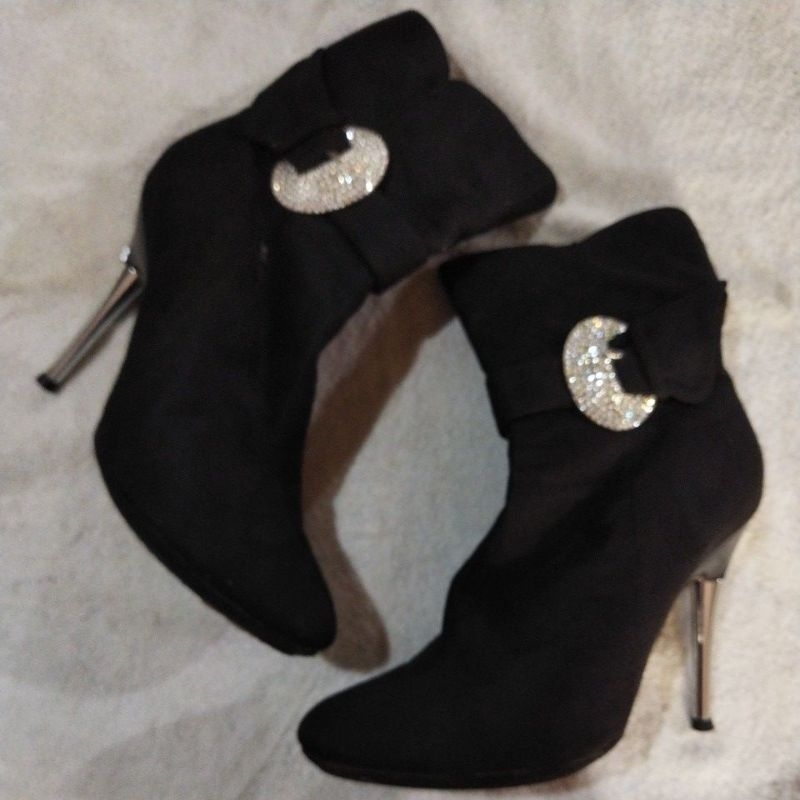 PL Sepatu high heels boots wanita