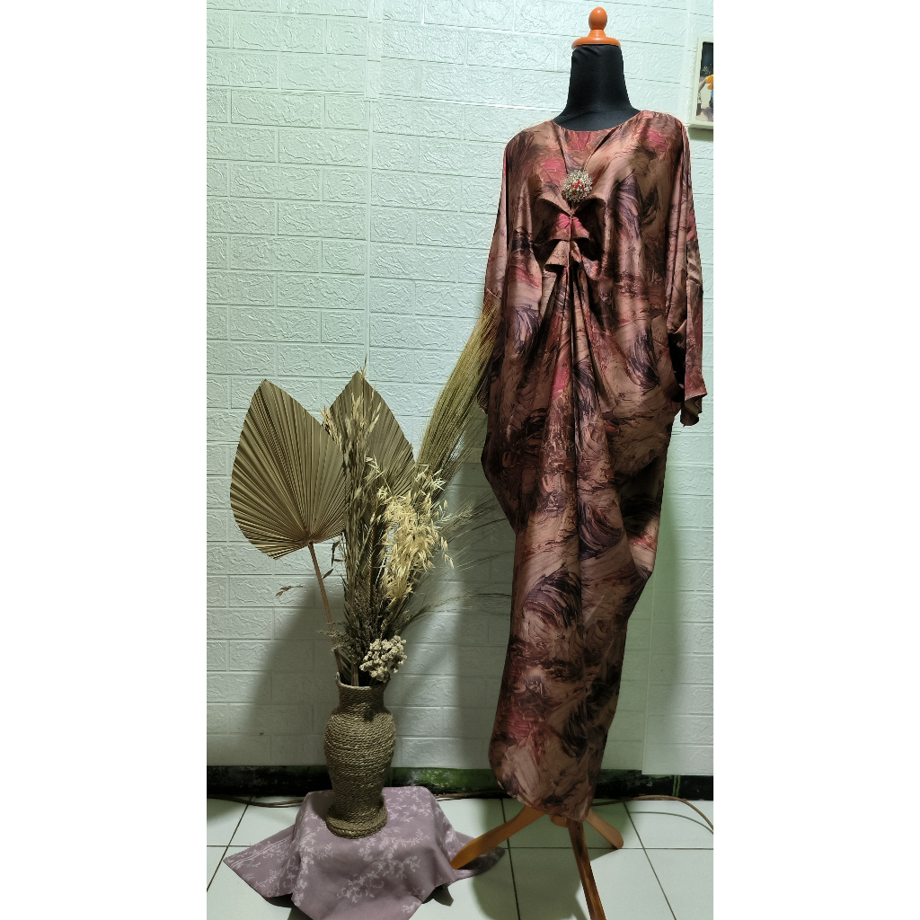 Kaftan Silky Motif Mewah / Gaun Pesta