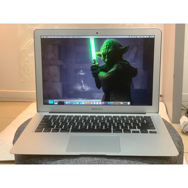MacBook Air 2017 13 inch intel core i7 second Ram 8 SSD 256 GB mulus