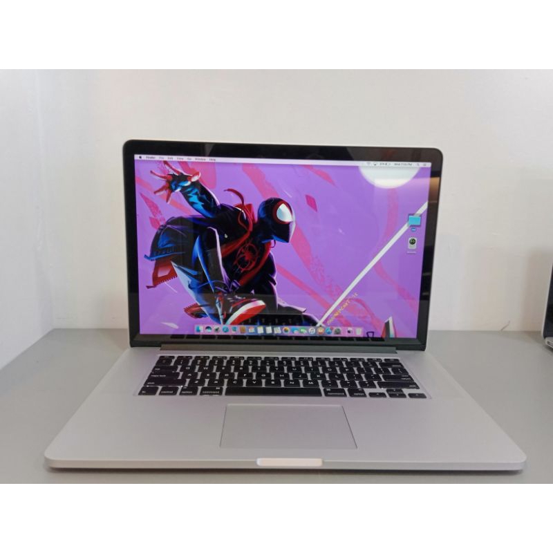 macbook pro 2015 15 inch ram 16 GB SSD 256 GB