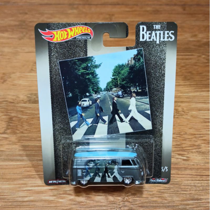 Hot Wheels Premium The Beatles VW Volkswagen T1 Panel Bus Combi Abbey Road Gold Base