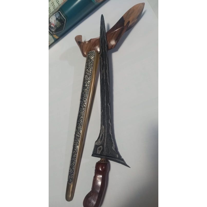 Keris tilam sari tejo kinurung