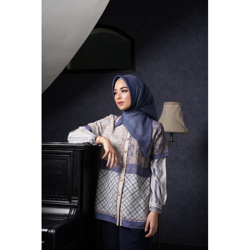 elgante top booked yulia