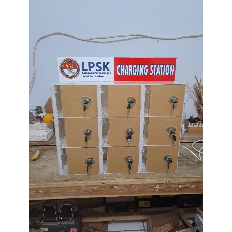 Box Charger Hp / handphone 9 pintu