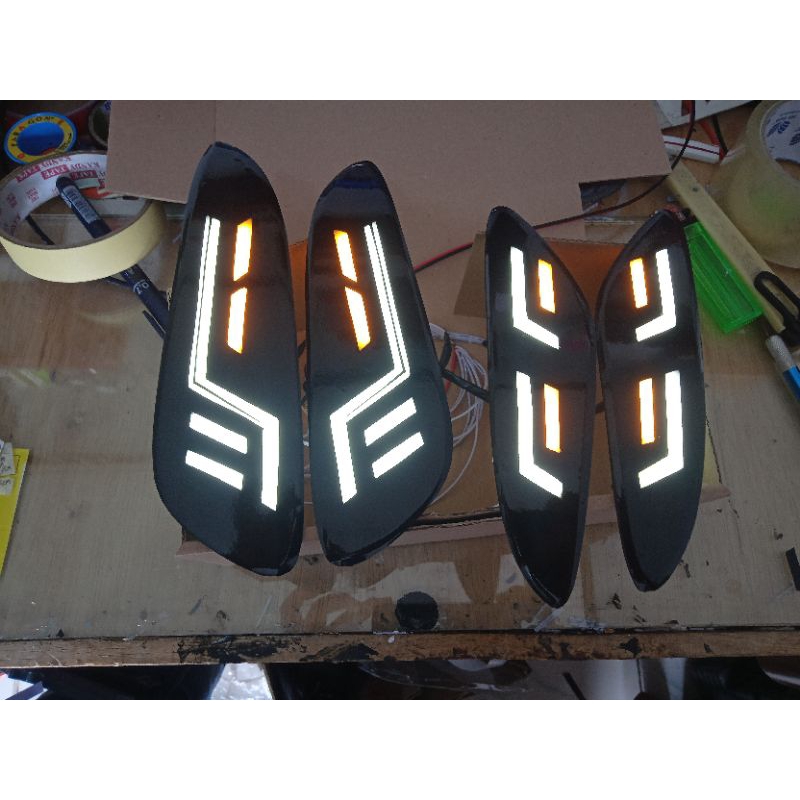 sein custom ala ala Vespa metic sprint / Primavera senja putih sein kuning