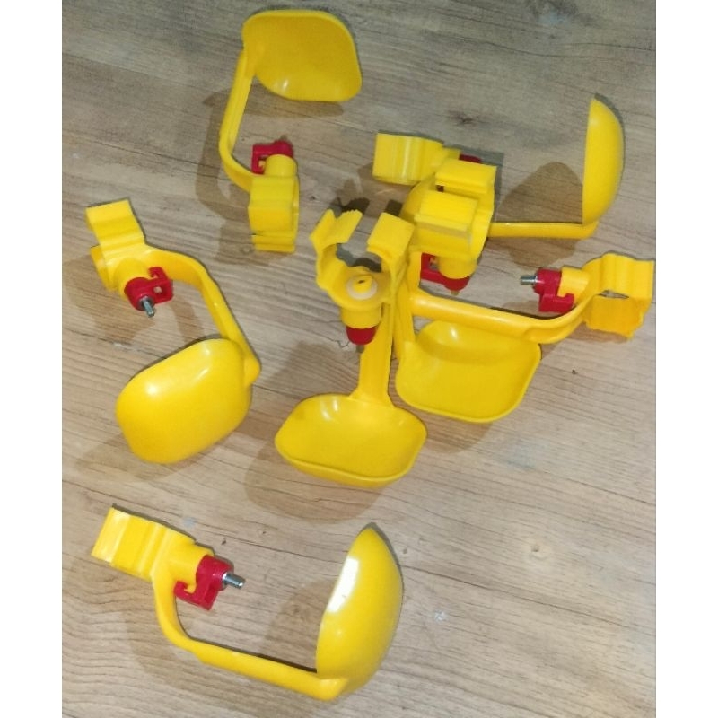 Tempat minum ayam A5 samping. nipple nipel ayam