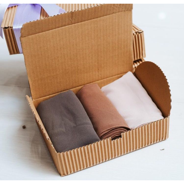 

Kotak packing estetik E-Flute gift hampers 22x22x10 cm - BOX SAJA