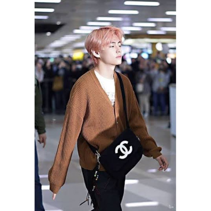 Jual [READY STOCK] CHANEL MESSENGER FUR BAG AUTHENTIC VIP GIFT BTS V  TAEHYUNG STYLE